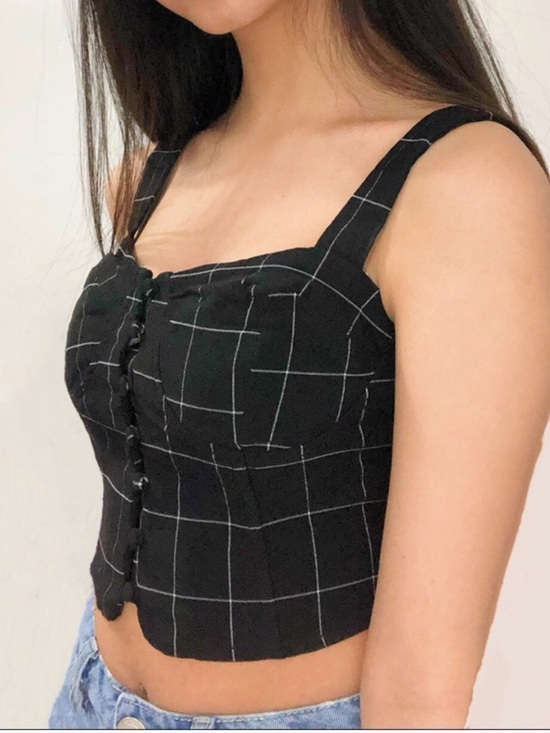 Forever 21 Tops - NWT Forever 21 Black Windowpane Button-Front Crop Top. Size Small.
